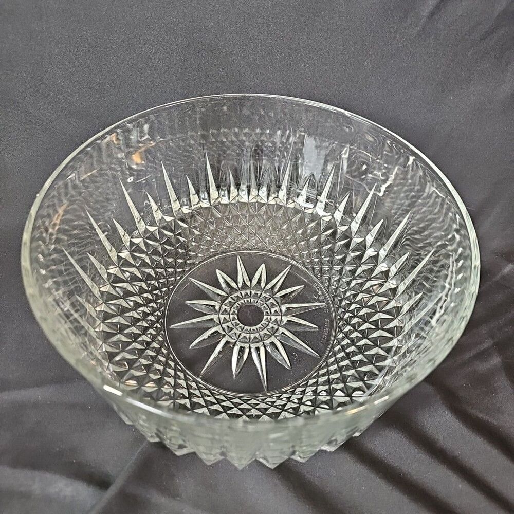 Vintage Arcoroc USA Cut Crystal Glass Large Serving Bowl 9"x4" Diamond Point
